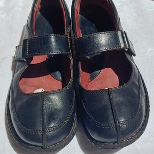 BORN Mary Jane shoes womens size 9US 40.5 Euro